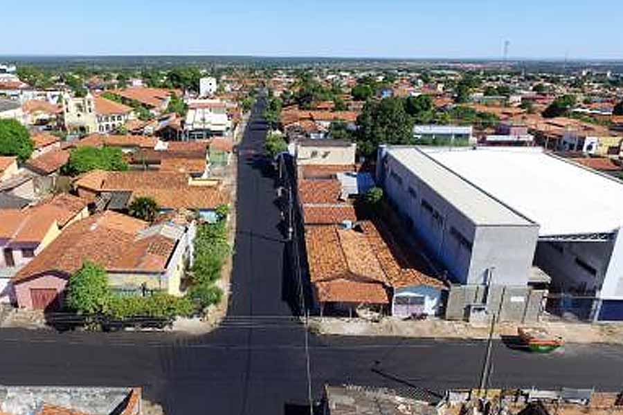 Dimas assina contrato de repasse para obras de pavimentação em Araguaína