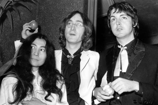 Filhos de John Lennon e Paul McCartney posam juntos em selfie 1