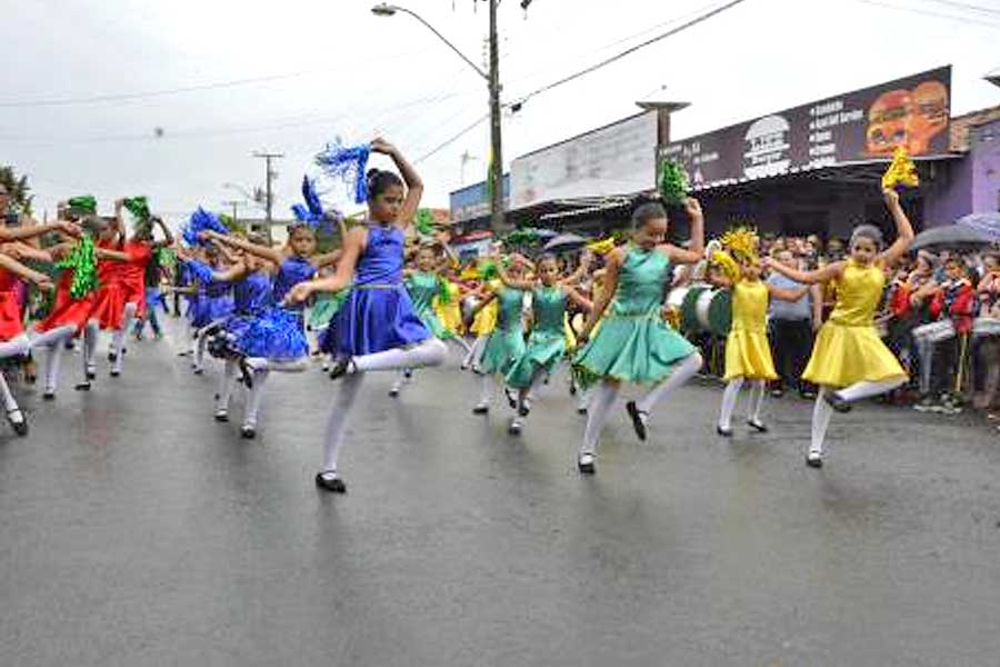 Desfile de 7 de Setembro atrai milhares de pessoas em Araguaína