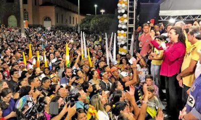 Kátia Abreu é ovacionada no Ceará, em carreata com Ciro gomes