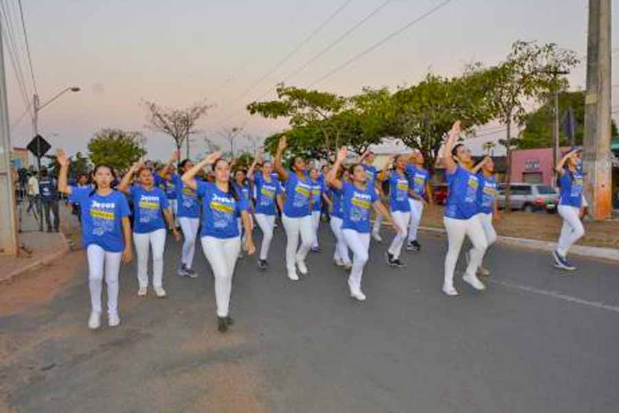 Marcha pra Jesus reúne mais de 600 fiéis pelas ruas de Araguaína