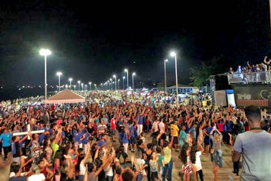 Participantes da Marcha para Jesus dão exemplo de cidadania após evento na Via Lago