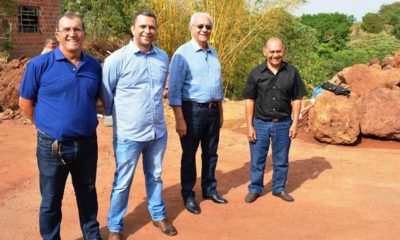 Prefeito Moisés Avelino visita obras no Setor Bela Vista