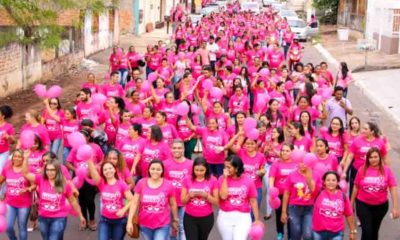 Caminhada Rosa alerta gurupienses para o cuidado com a saúde e o combate ao câncer