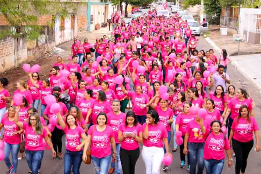 Caminhada Rosa alerta gurupienses para o cuidado com a saúde e o combate ao câncer