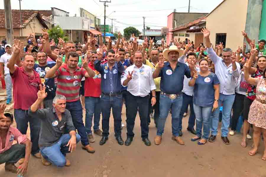 Em Divinópolis, Padre Florisvane reafirma compromisso buscar votos para reeleger Vicentinho